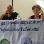 Los Coordinadores del evento durande el cierre, Marlene Flores Abogabir y  Juan Carlos Picón Cruz (UNA)